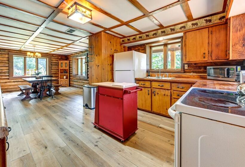 Pet Friendly Lyndon Station Cabin   Hike & Fish!