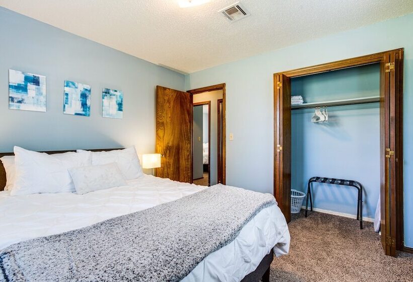 Pet Friendly Midwest City Home, 10 Mi To Dtwn Okc!