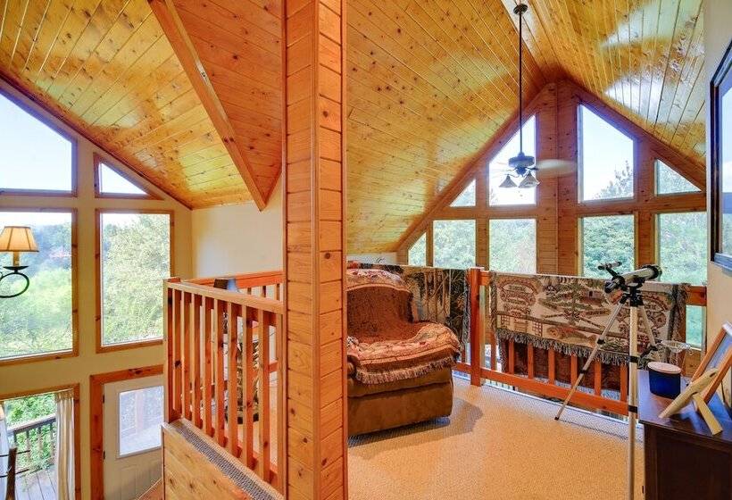 Piney Creek Cabin W/ Deck, Grill & Mountain Views!
