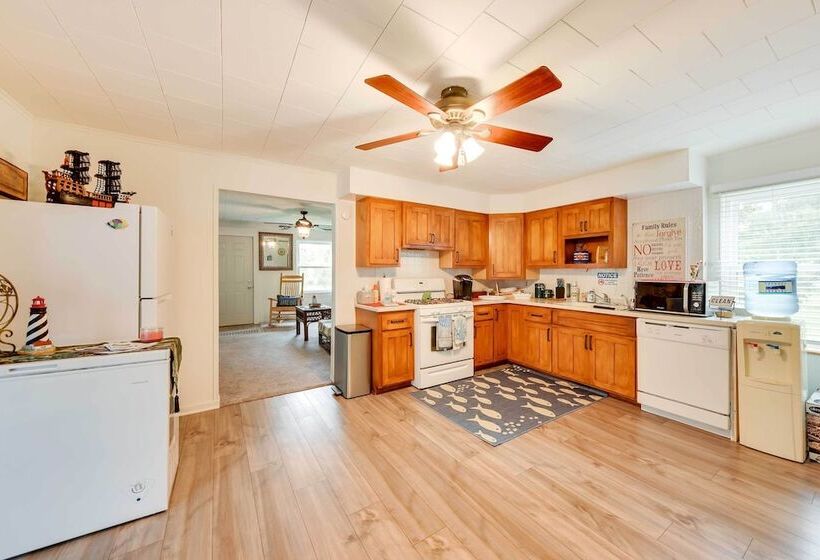 Powers Lake Home W/ Patio   9 Mi To Lake Geneva!