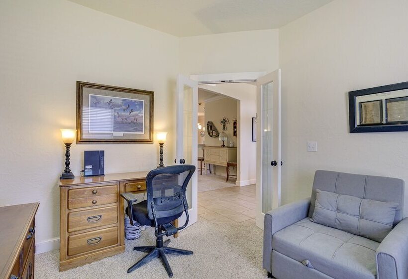 Quaint Noble Home: 6 Mi To University Of Oklahoma!