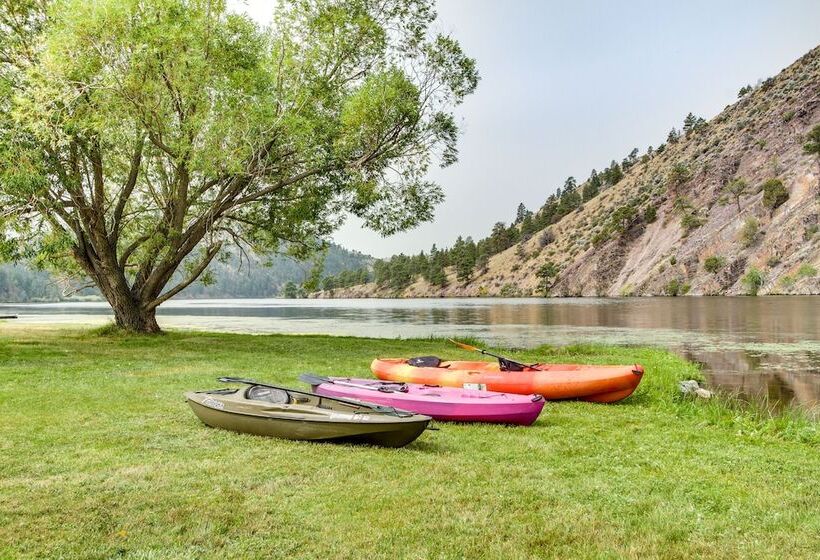 Riverfront Helena Retreat W/ Small Dock + Kayaks!