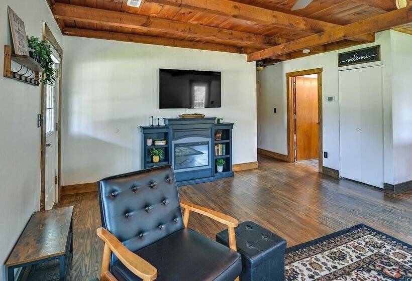 Secluded Campton Cabin W/ Views & Cozy Fireplace!