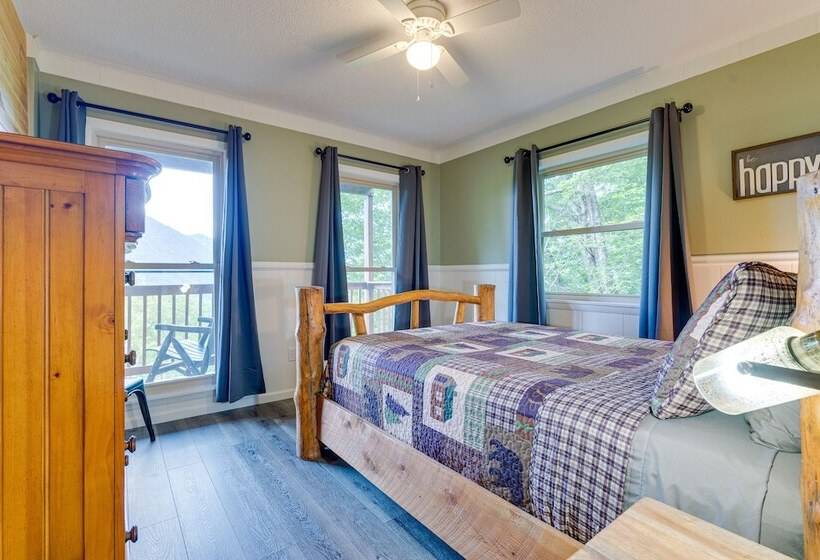 Skyview Retreat  Cabin W/ Mountain Views!