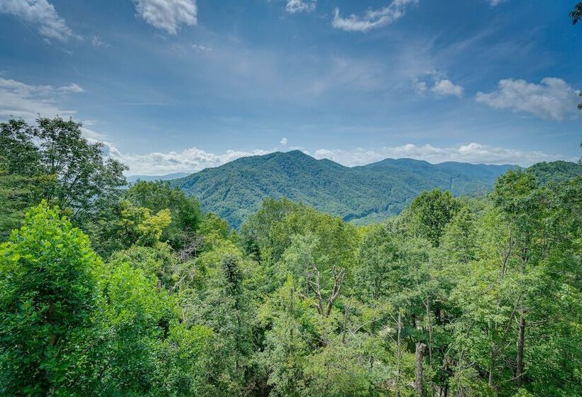 Skyview Retreat Cabin W/ Mountain Views!