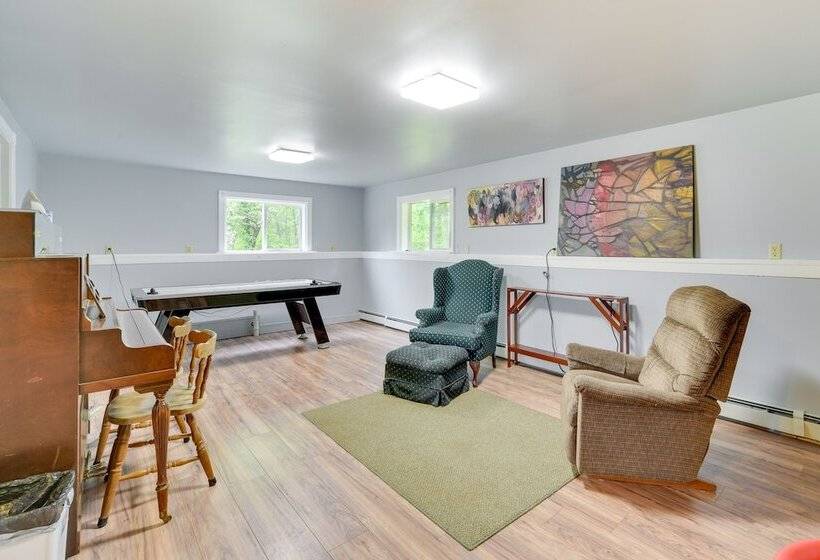 South Range Home   6 Mi To Lake Superior!