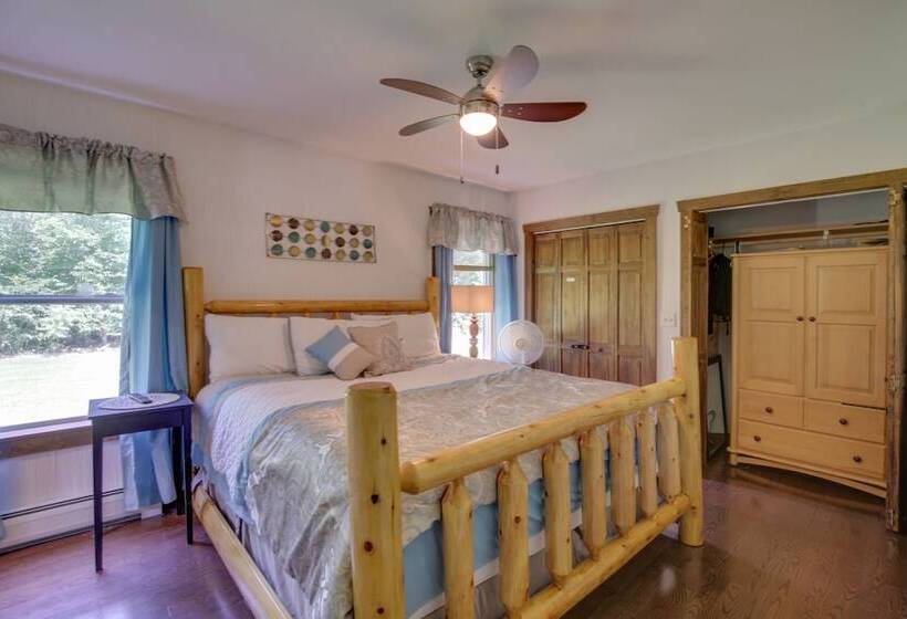 Spacious Cabin W/ Private Dock On Thompson Lake