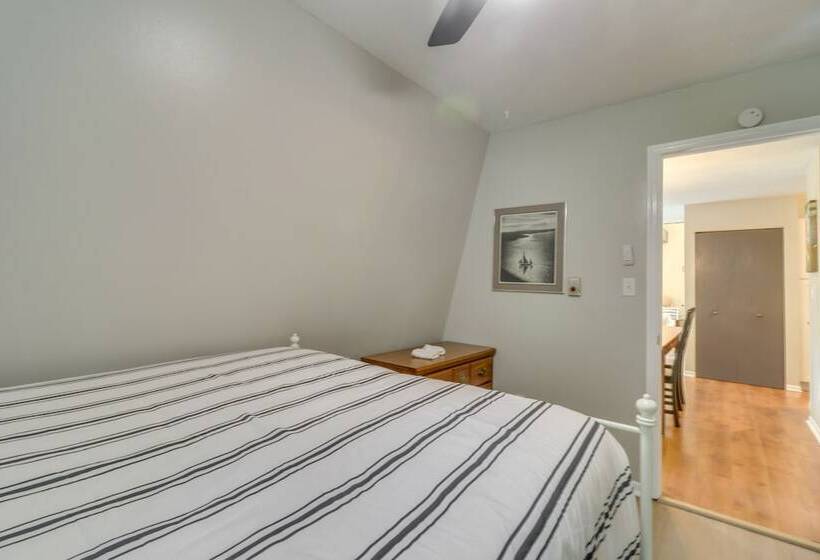 Spacious Massanutten Retreat W/ Hot Tub & Games