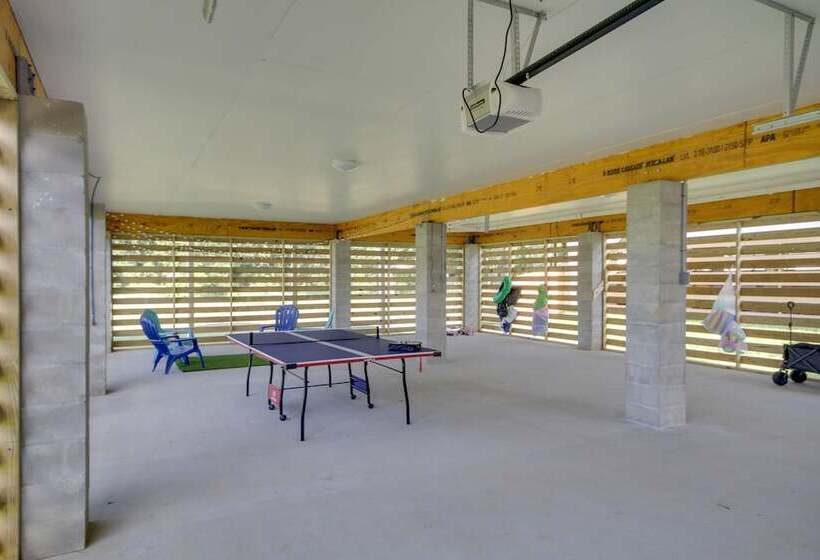 Sunny Gulfport Vacation Rental: Walk To Beaches!