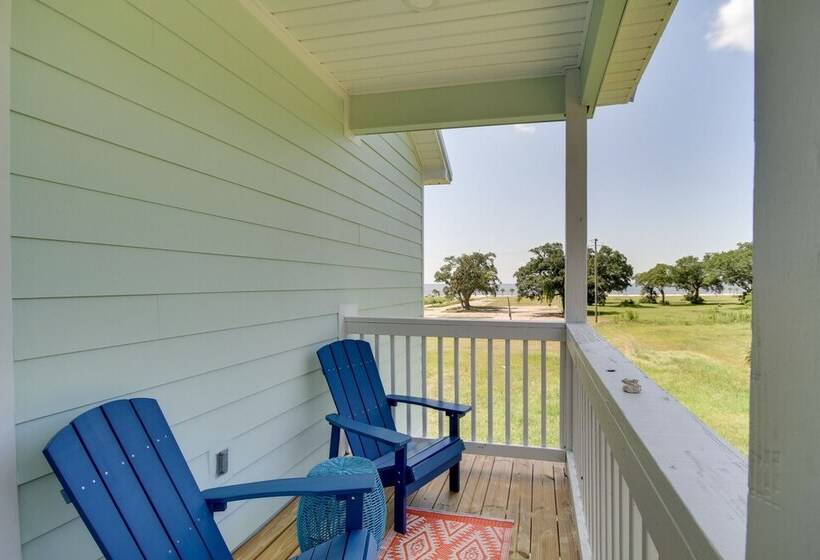 Sunny Gulfport Vacation Rental: Walk To Beaches!