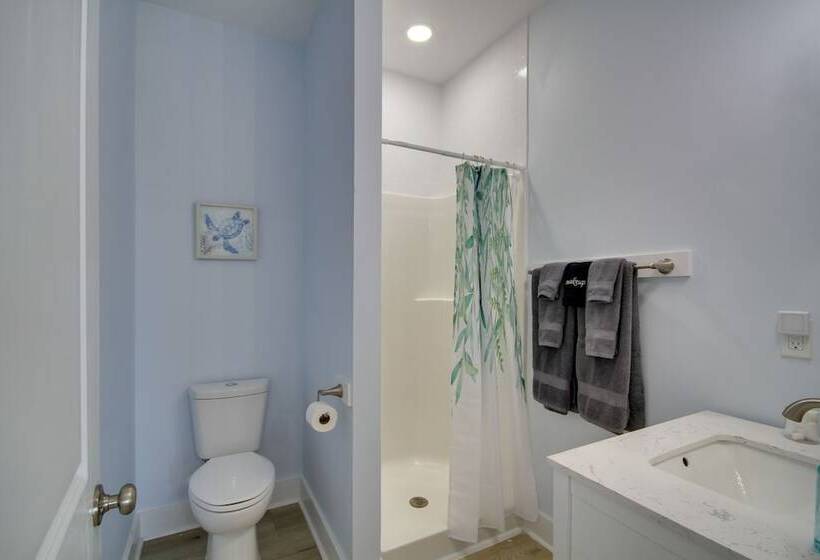 Sunny Gulfport Vacation Rental: Walk To Beaches!