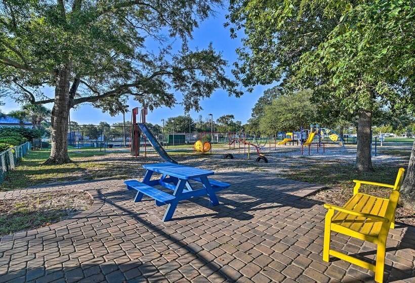 Surfside Beach Home W/ Community Perks Near Ocean!
