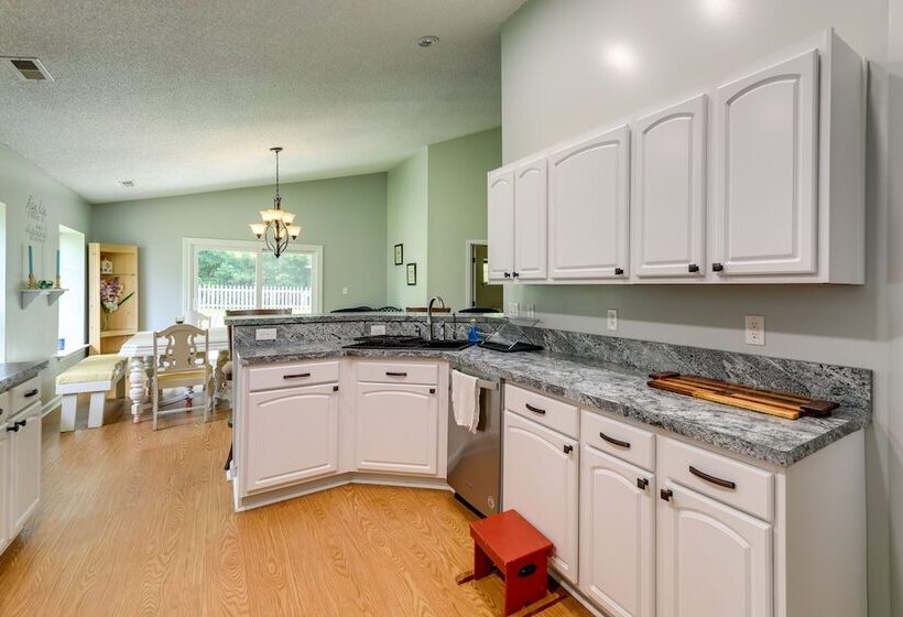 Swansboro Vacation Rental, 4 Mi To Hammocks Beach!