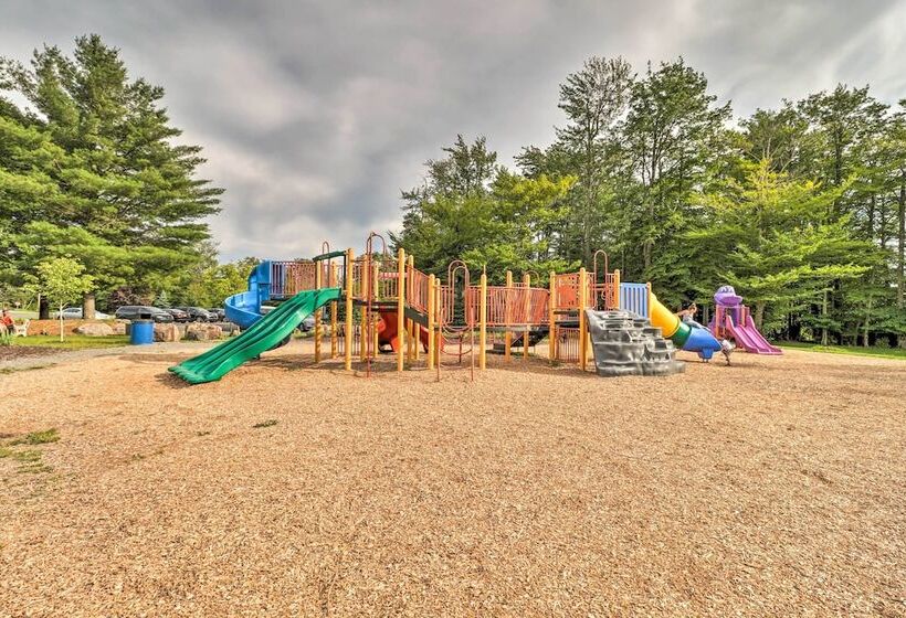 Tobyhanna Vacation Rental: Game Room & Trampoline!