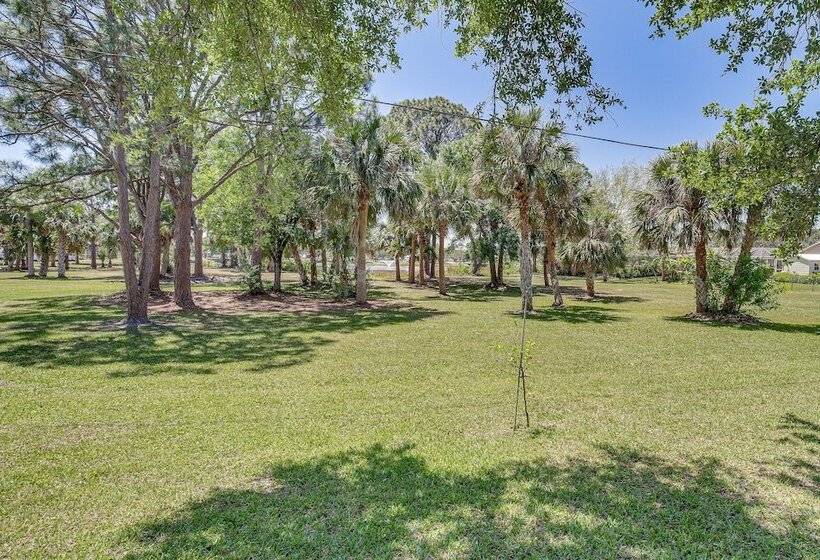 Pet Friendly Sebastian Home: W/ Porch + Lake View!