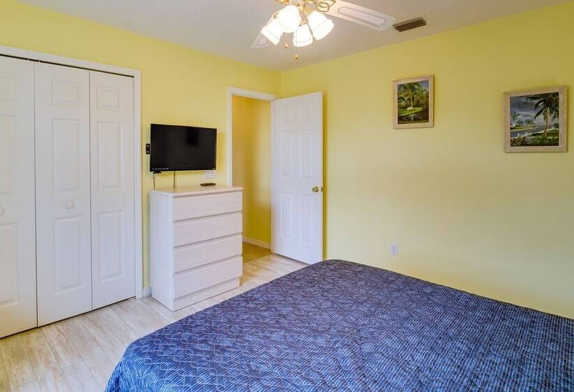 Pet Friendly Sebastian Home: W/ Porch + Lake View!