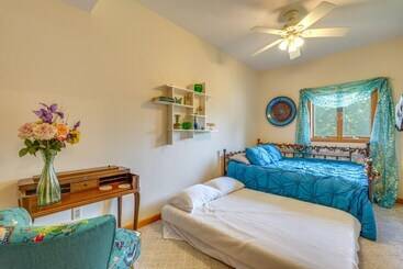 Waterfront Bristol Area Retreat W/ Boat Dock