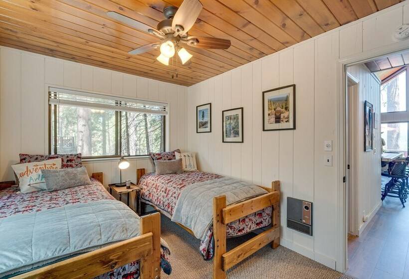 Airy Arnold Cabin Stay W/ Deck + Mountain Views!