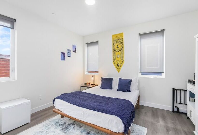 هاستل Stag Sweet Suite