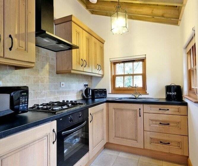 تختخواب و صبحانه Castleview Apartments