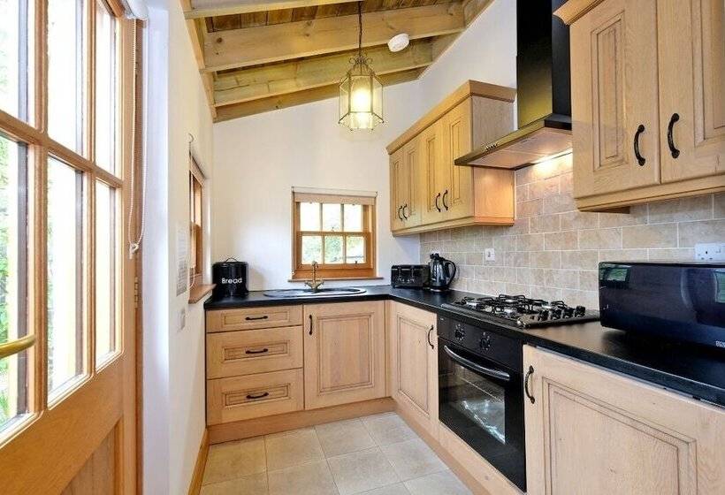 تختخواب و صبحانه Castleview Apartments