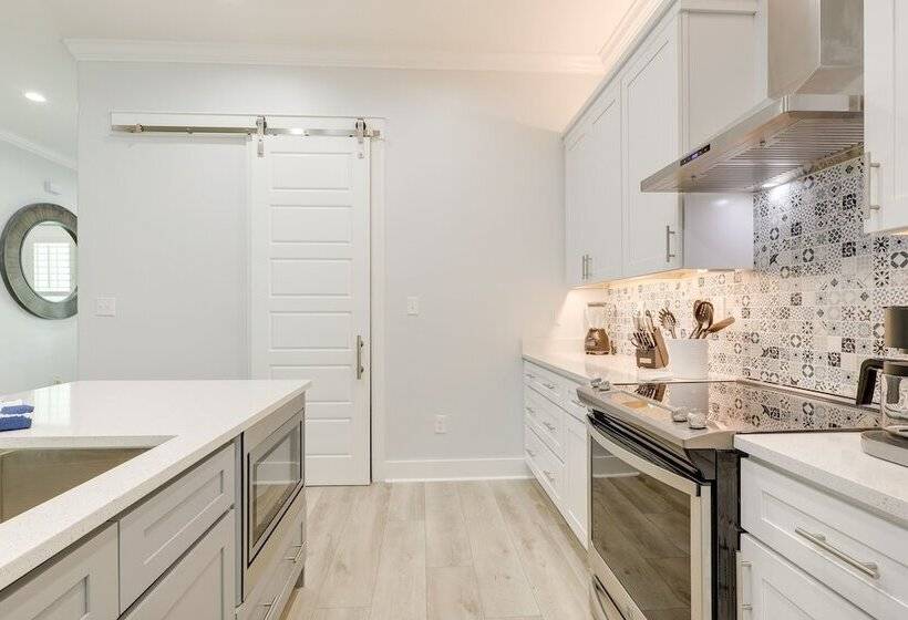 Bright Foley Home W/ Patio   7 Mi To Wharf & Beach