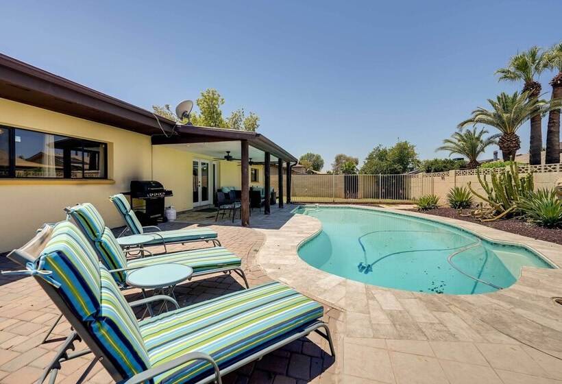 Bright Scottsdale Home: Private Pool + Gas Grill!