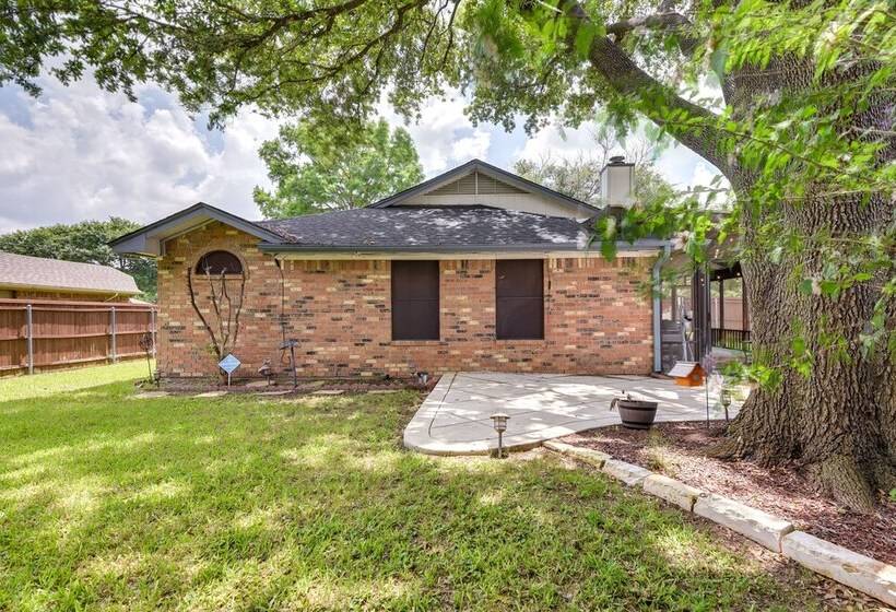Charming Fort Worth Home 12 Mi To Downtown!