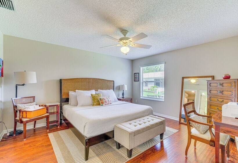 Charming Villages Home W/ Lanai & Golf Cart!