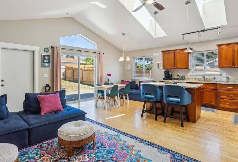 Cheery Tacoma Vacation Rental: 7 Mi To Owen Beach!