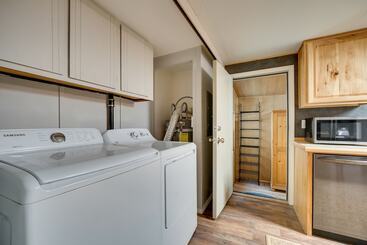 Cle Elum Cabin: Spacious Yard W/ Atv Trail Access!
