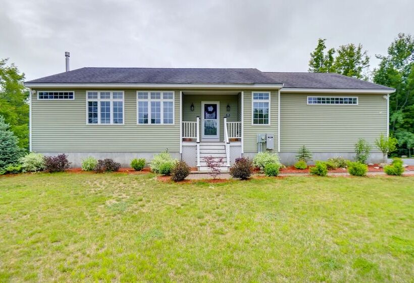 Conway Home W/ Private Hot Tub, Deck & Game Room!