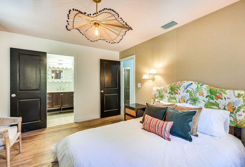 Crystal River Retreat W/ Private Dock & Kayaks!