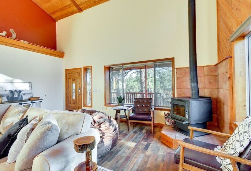 Dreamy Deck: Show Low Cabin On Over 2 Acres!