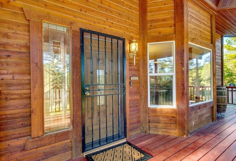Dreamy Deck: Show Low Cabin On Over 2 Acres!