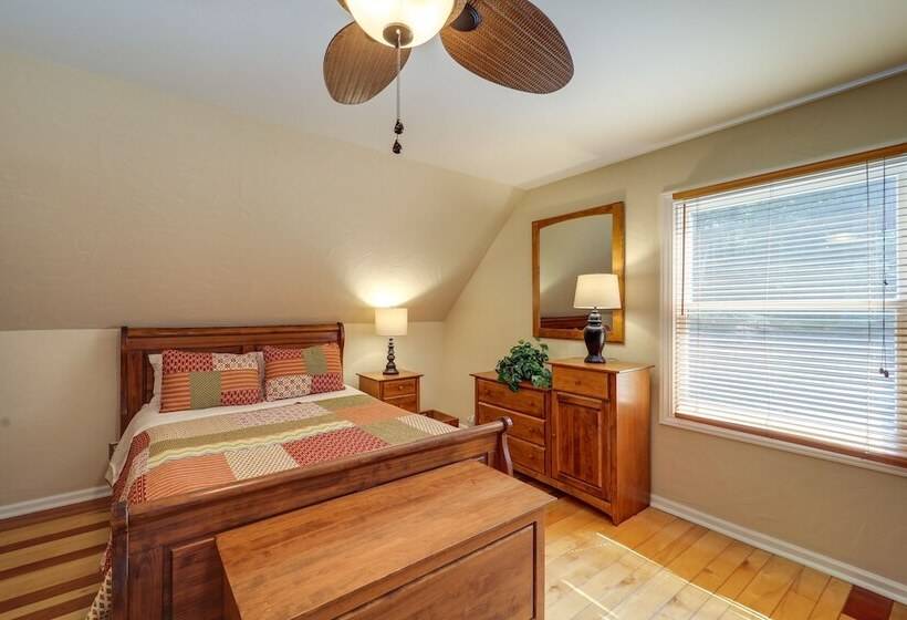 7 Mi To Beech Mountain Skiing: Home W/ Fire Pit