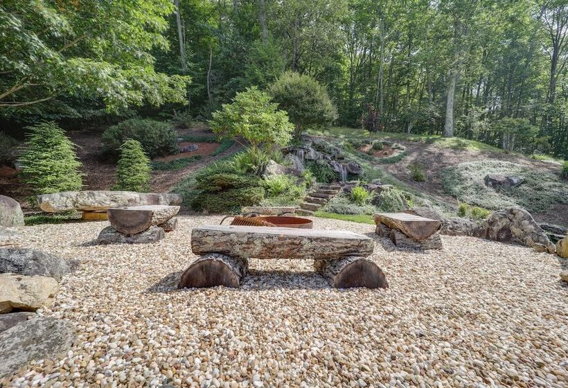 7 Mi To Beech Mountain Skiing: Home W/ Fire Pit