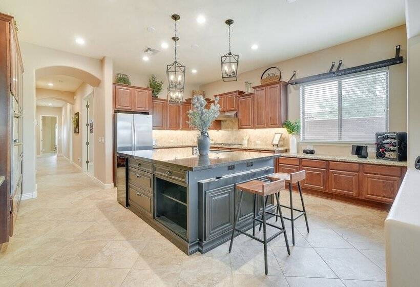 Goodyear Oasis W/ Private Pool & Hot Tub!