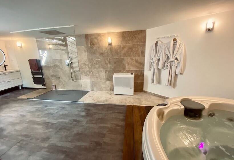 هتل 26 Rue Du Grand Maurian