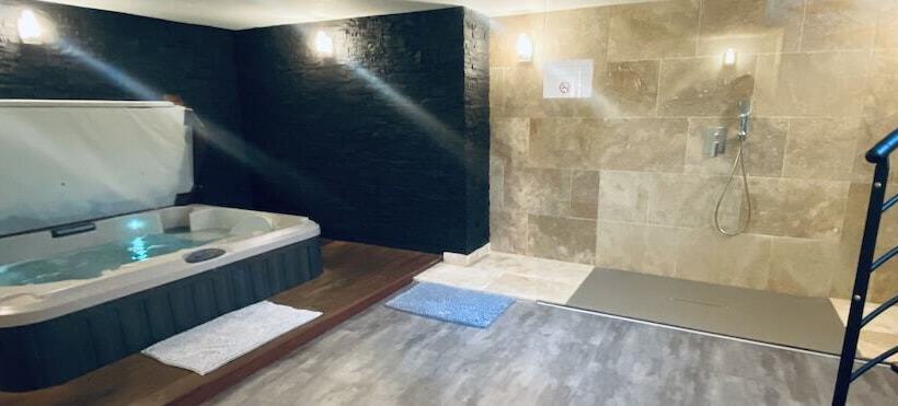 هتل 26 Rue Du Grand Maurian