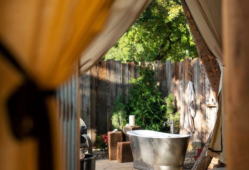 هتل Camp Long Creek