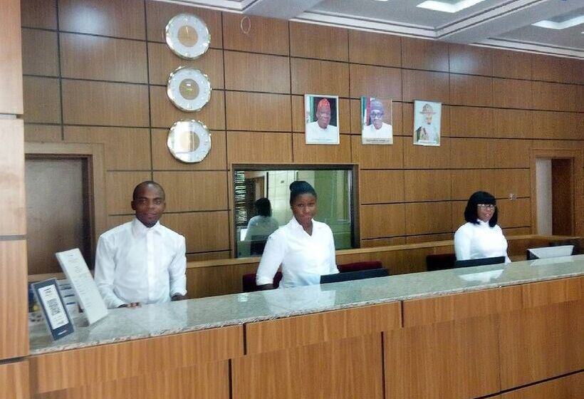 هتل Chilla Luxury Suites Kano