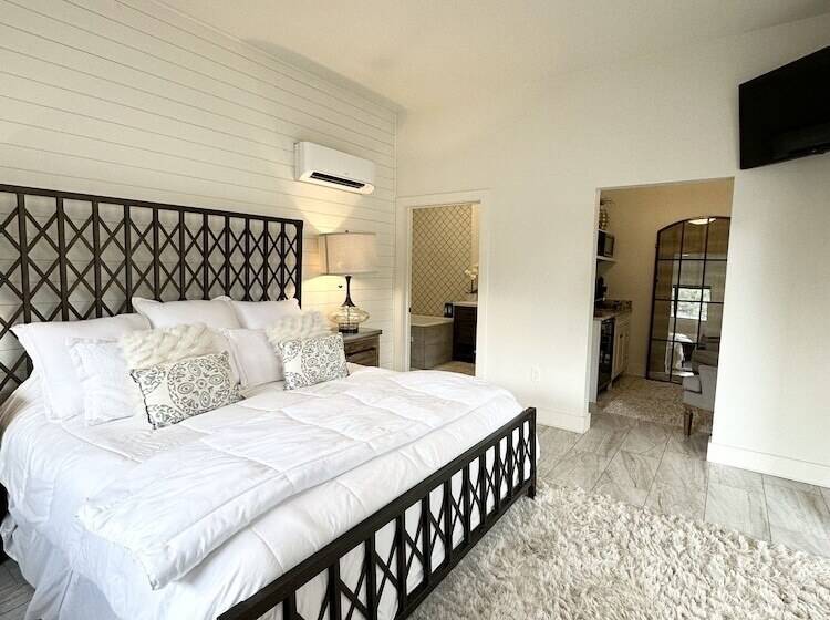 酒店 Eagles Landing Lodge Private Suites And Group Lodging