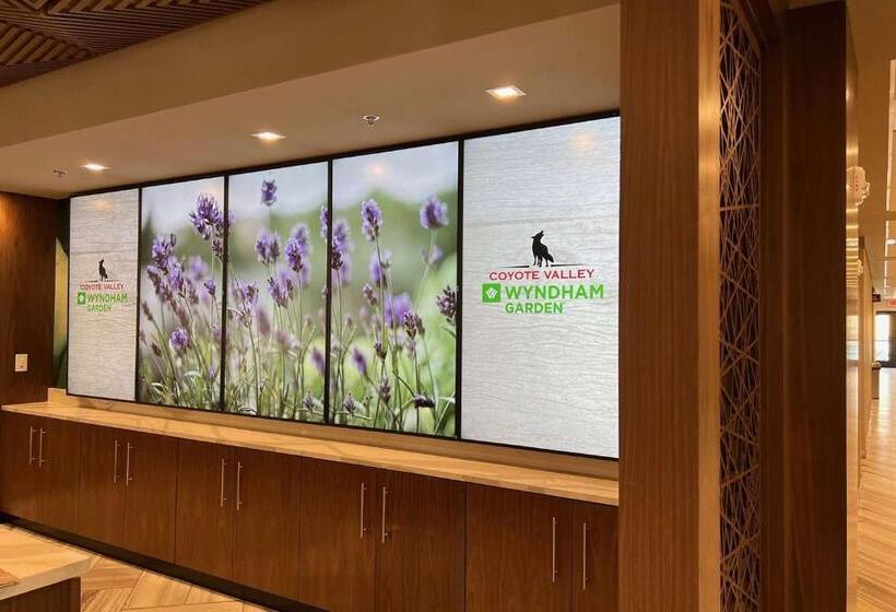 هتل Wyndham Garden Redwood Valley Ukiah