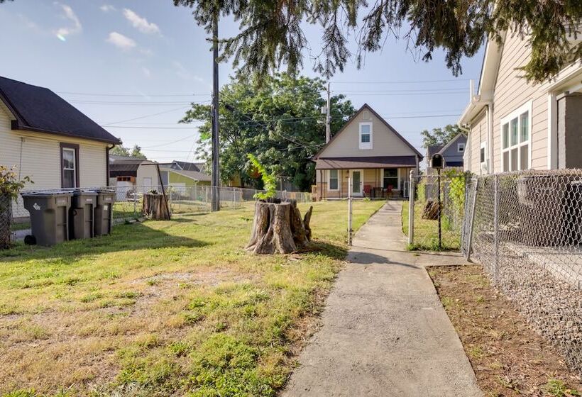 Indianapolis Home W/ Porch   Close To Mile Square!