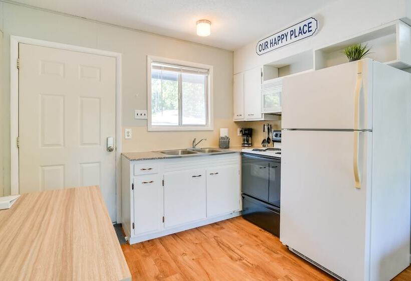 Kimberling City Cabin W/ Boat Slip, Deck & Pool