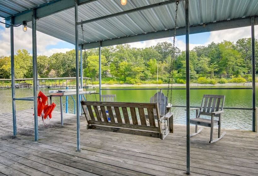 Kimberling City Oasis: Boat Slip, Kayaks & More!