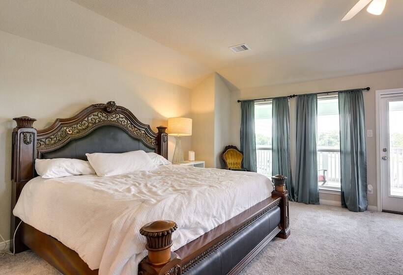 La Porte Home W/ Balconies: Walk To Beach!