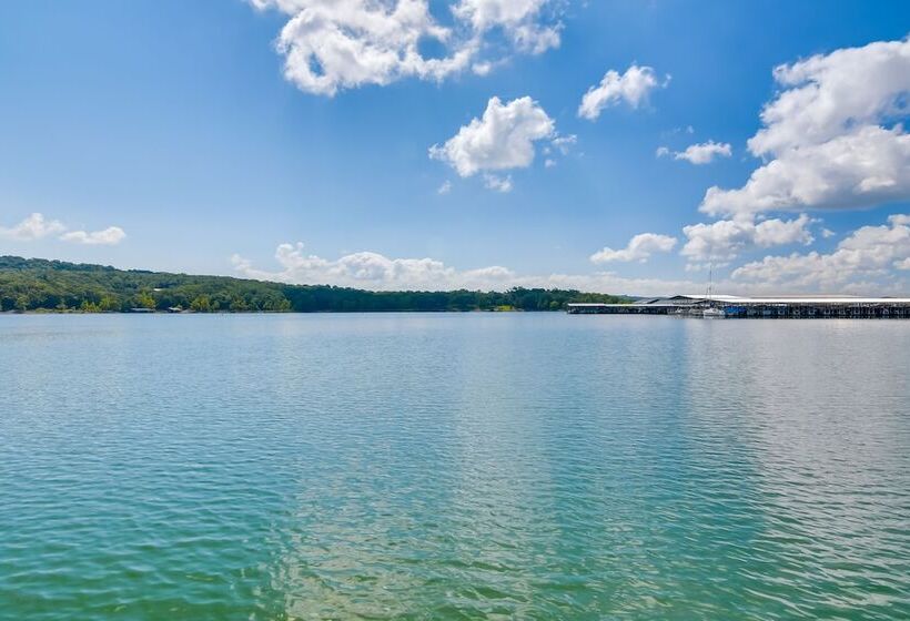 Lakefront Escape W/ Boat Slip On Table Rock Lake!