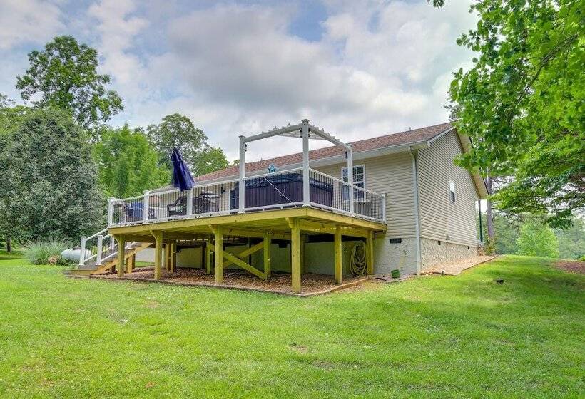 Lakefront Home W/ Hot Tub   15 Mi To Dollywood!